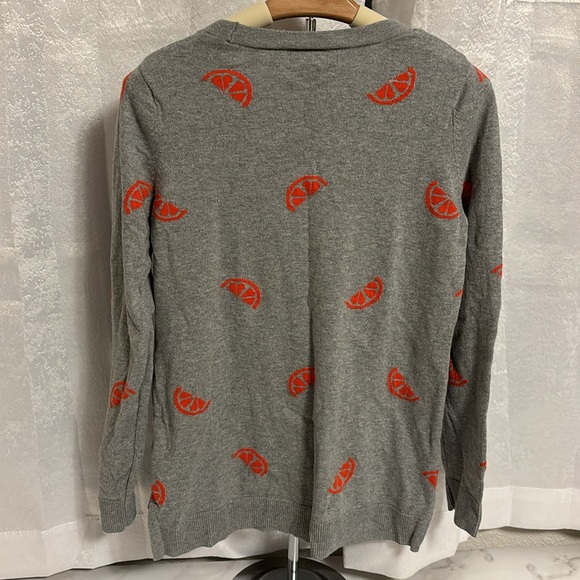 Old Navy Women’s Grey Orange Slice Print Lightweight Sweater Size Small - Picture 3 of 5